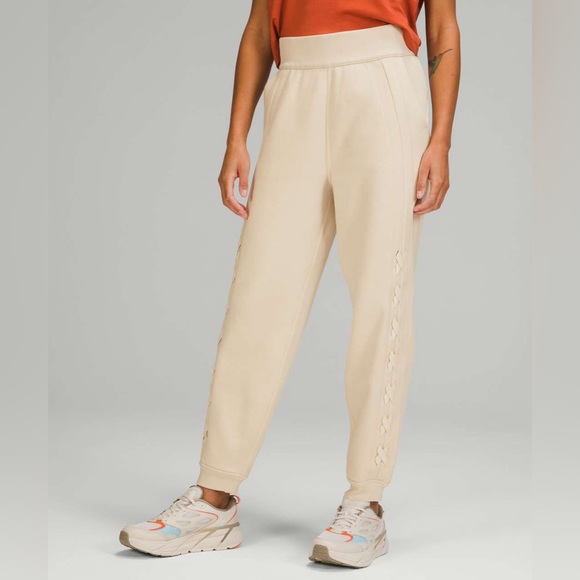 Lululemon Braided Detail High-Rise Jogger in White Opal Size 6 Sweatpants W5DP5S - Picture 1 of 14